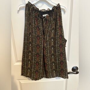 Max studio size large sleeveless top. Paisley print.